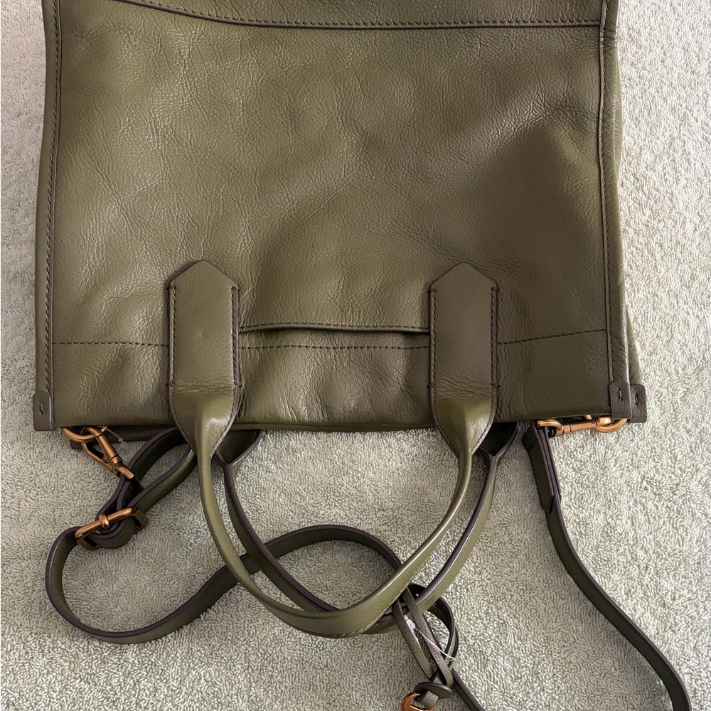 Fossil Olive Green Leather Satchel Crossbody Bag w/ Key Charm NEW - Picture 3 of 8